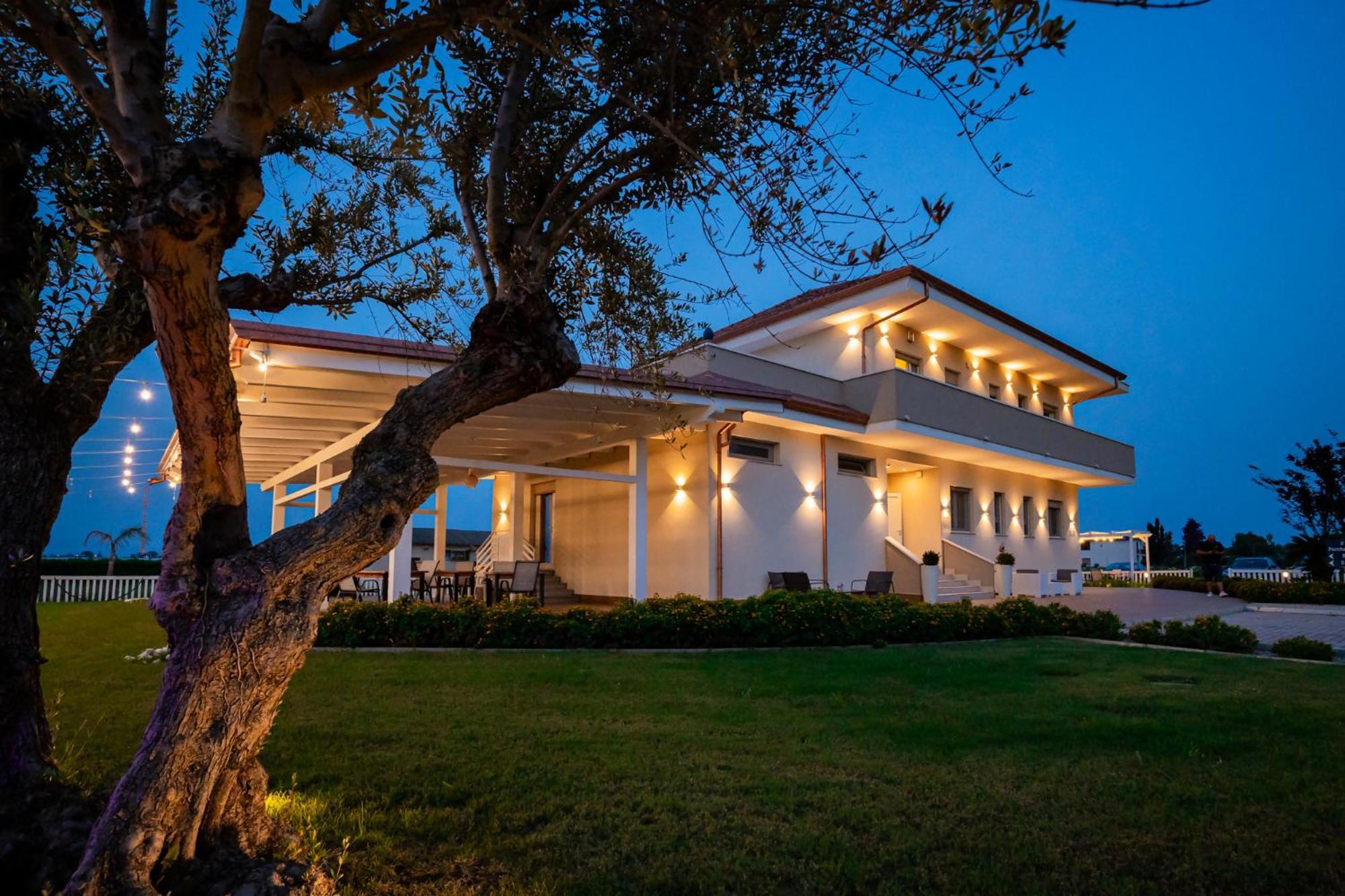 Villa Zefiro Suites & Events Battipaglia Buitenkant foto